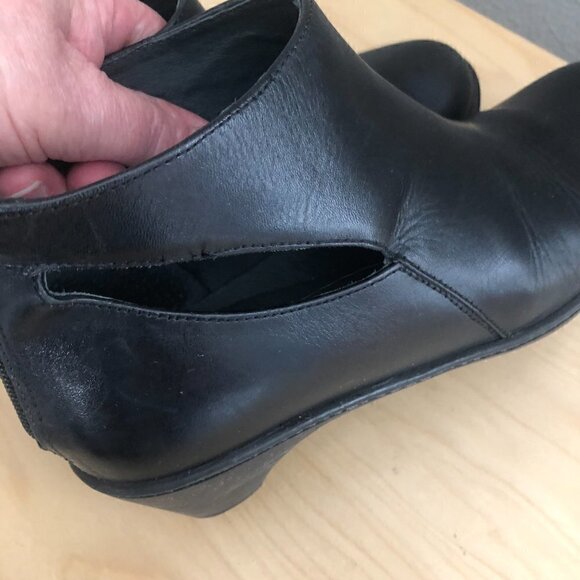 Danso Bonita Heeled Ankle Bootie - Picture 4 of 13